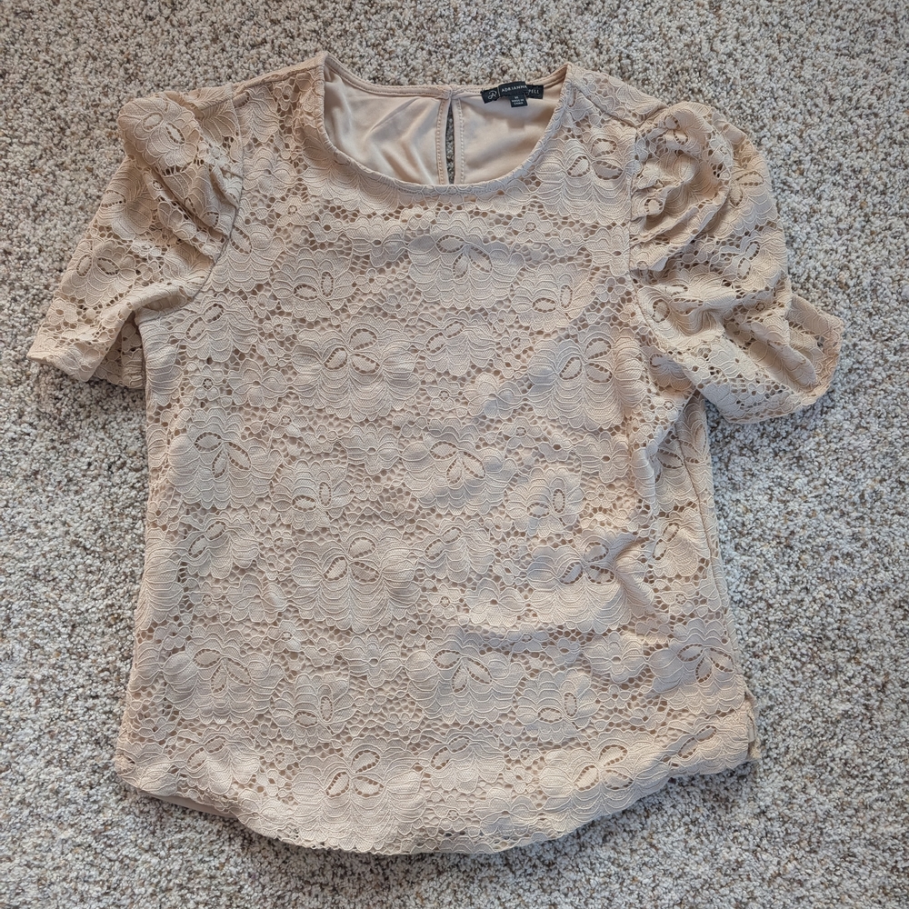 Elegant Lace Puff Sleeve Top
